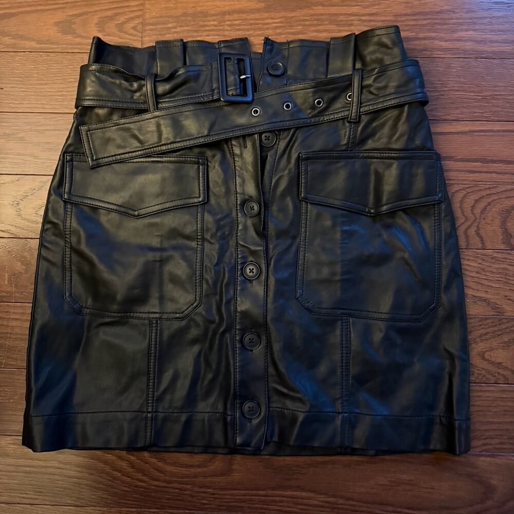 Banana Republic Women’s Leather Skirt Size 8